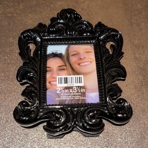 Elegant Black Ornate Photo Frame